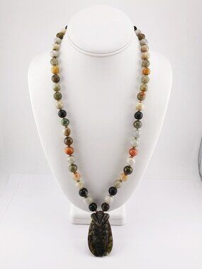 VINTAGE Natural stone bead carved jade or agate scarab beetle pendant necklace